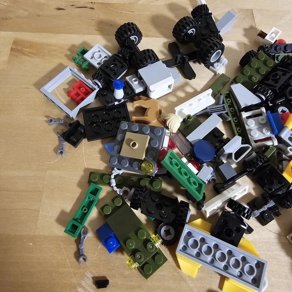 5x Lego Minifigures W/ Random Lego Parts Read Description